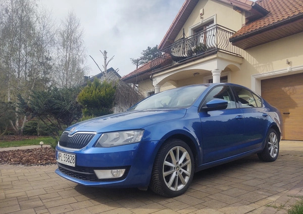 Skoda Octavia cena 31900 przebieg: 324000, rok produkcji 2015 z Gdańsk małe 781